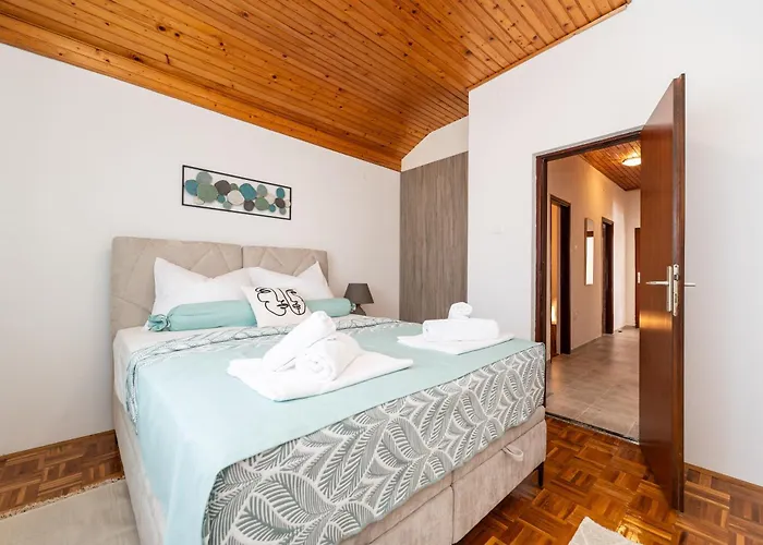 Tinel Apartmán Sukošan