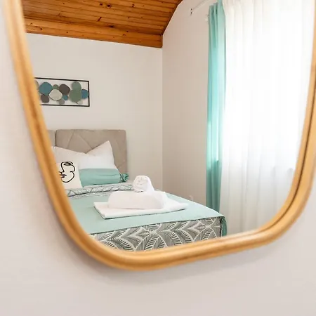 Tinel Apartment